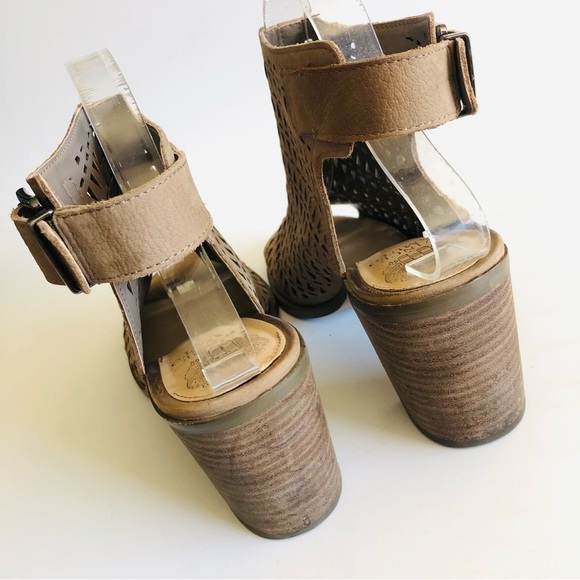 Vince Camuto Triana Block Heel - Picture 9 of 14